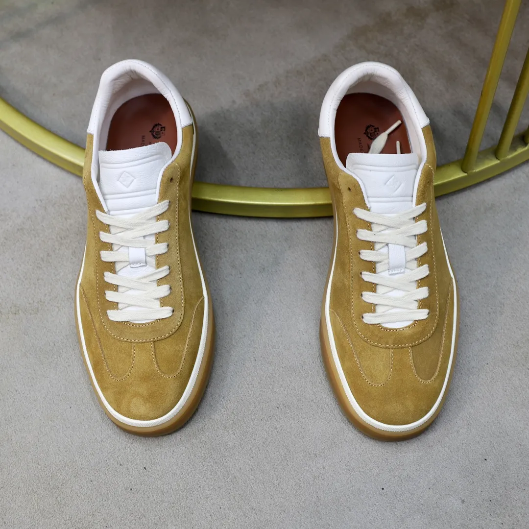 Men's Men's Shoes💰540💰••New Products•• LoroPian*_Noyo-Pianya New men's casual moral training sneakers, LP lace-up casual shoes!  Made of original imported soft cowhide and suede fabric, it highlights the sporty style. The heel is decorated with logo embossing and the original molding. The raw rubber translucent sole combined with the color welt adds a sense of modernity to the shoe. The shoe is overall refreshing and easy to match with style. It has a full cowhide lining for the feet. The original box packaging at the counter comes with wooden balls and a dust bag! Size: 38-44 (.45 customized)